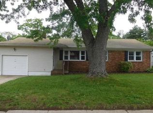 957 Park Crest Rd, Toms River, NJ 08753