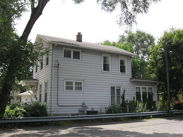 2nd image of 437 E Downer Pl