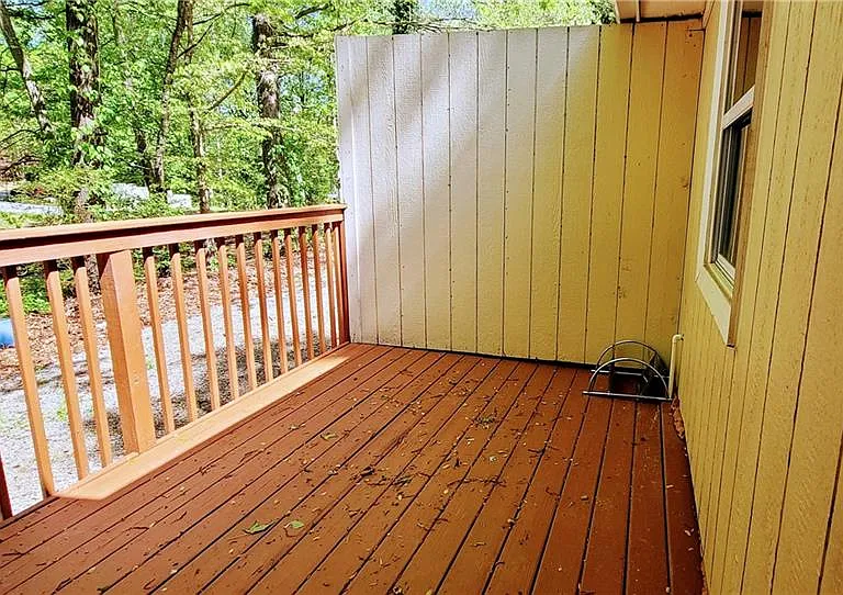 966 Amberly Dr #B — Photo 2