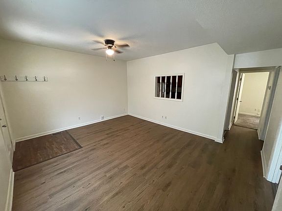 3rd image of 1052 N Ohio St