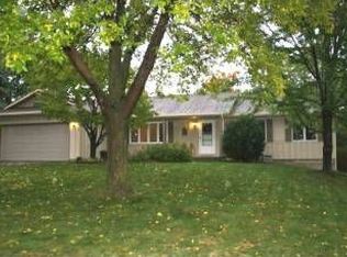 9362 Newcastle Rd, Saint Paul, MN 55125