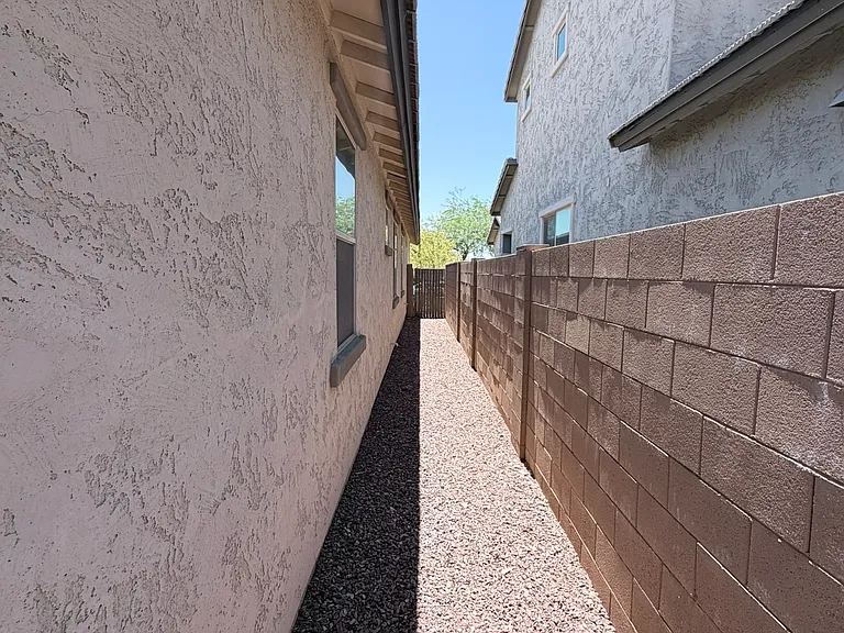 20432 W Carlton Mnr — Photo 38