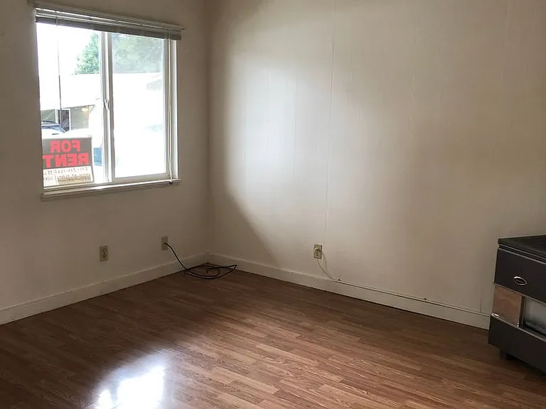 360 N State St — Photo 2