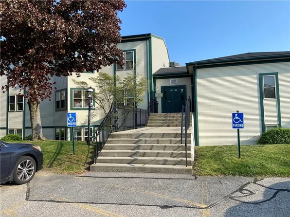3524 W Shore Rd APT 807, Warwick, RI 02886