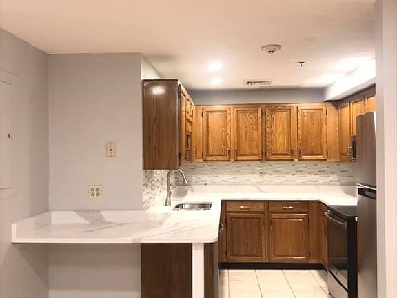 4th image of 39 Parlin St APT 203
