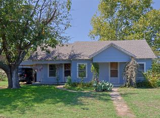 552 S Main St, Springtown, TX 76082