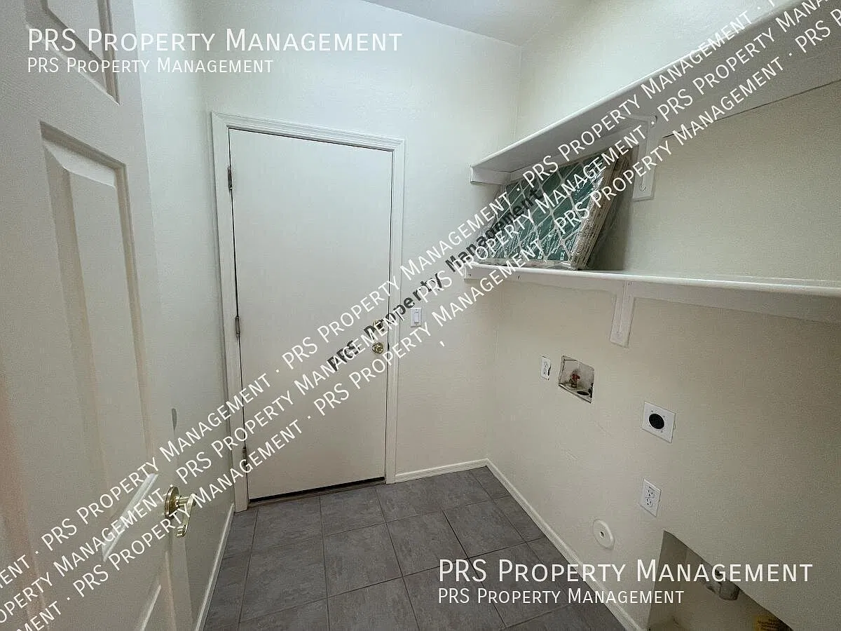 4 bed, 1600 sqft, $2,150 — Photo 3