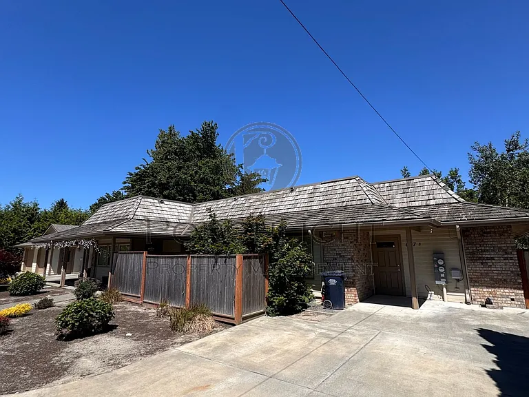 407 E Main St #A — Photo 1