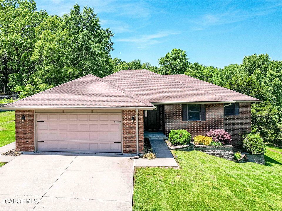 1st image of 1010 Bannister Dr