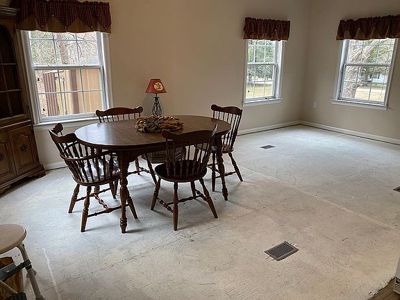 Living room - dining room 