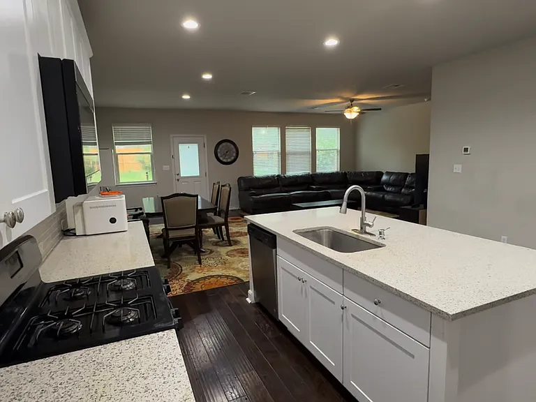 340 Mary Max Cir — Photo 6