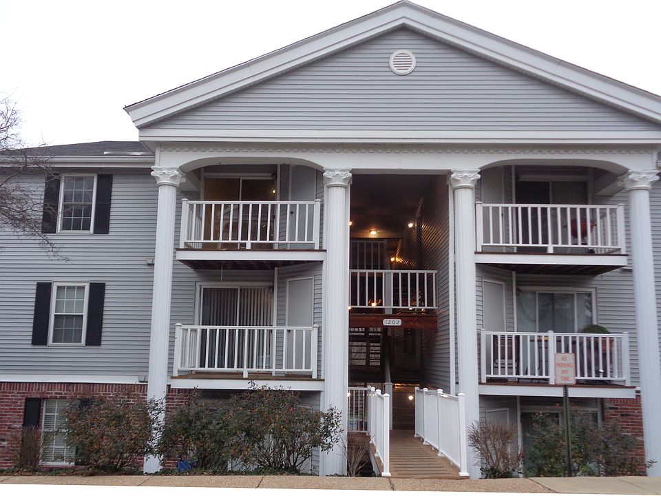 1st image of 1202 Creve Coeur Crossing Ln APT K