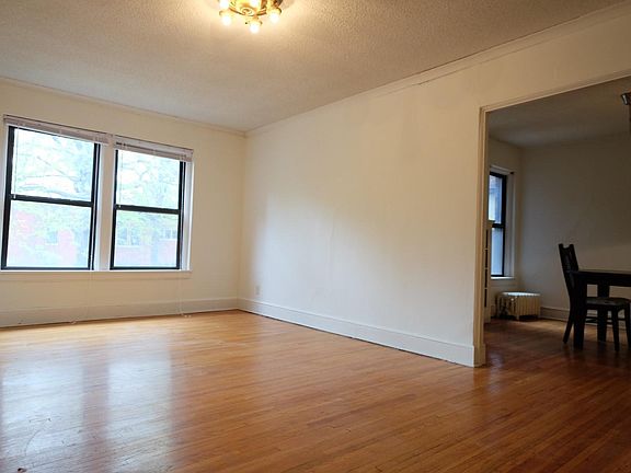 3rd image of 77 Milton St N #95hmd63fa