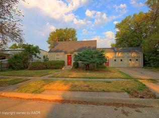 910 S Drake St, Perryton, TX 79070