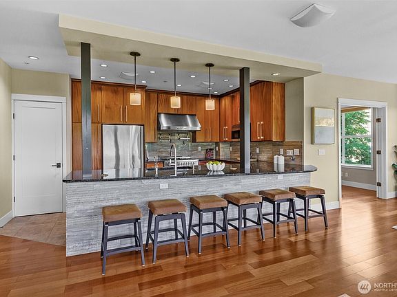 5th image of 10045 NE 1st Street #422