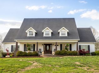 1426 Cloyds Creek Rd, Greenback, TN 37742