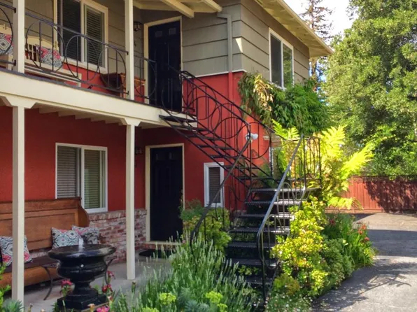 1350 Hoover St APT 4, Menlo Park, CA 94025