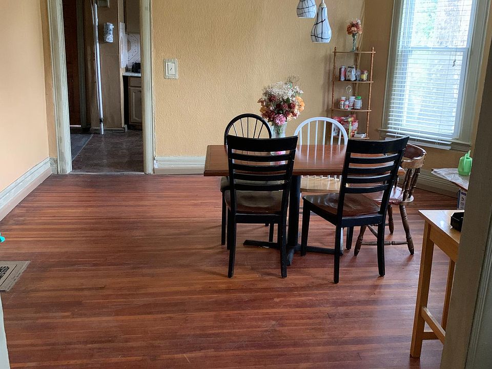 1st image of 463 Rich St Floor 1