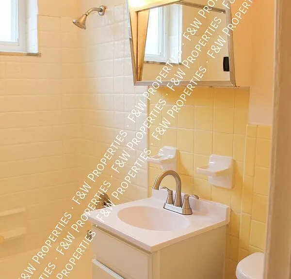 1738I E Long St — Photo 25