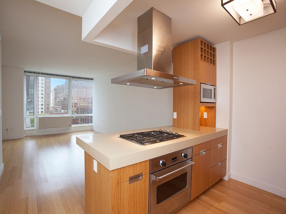1st image of 450 W 17th St APT 1014