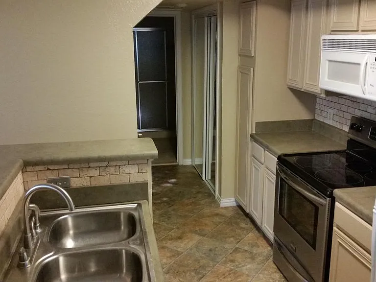 2311 Basil Dr #C207 — Photo 4