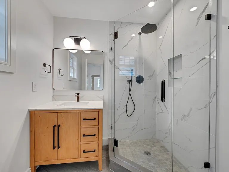 20 Lexington Ave — Photo 34