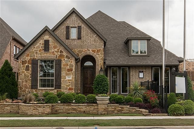 1st image of 211 Woodland Pond Dr
