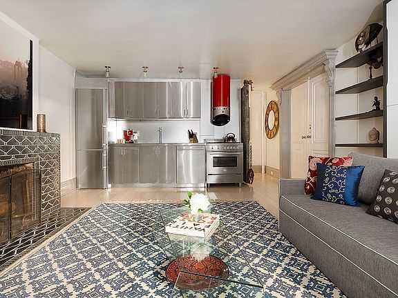 3rd image of 40 Remsen St APT 1