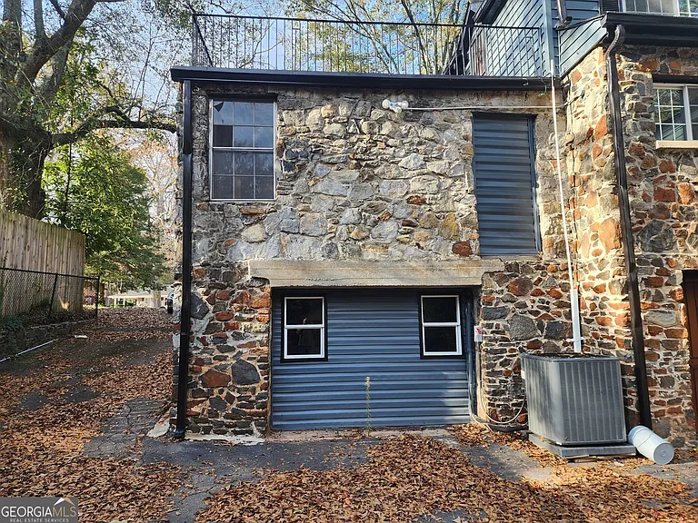 1114 Fayetteville Rd SE — Photo 28