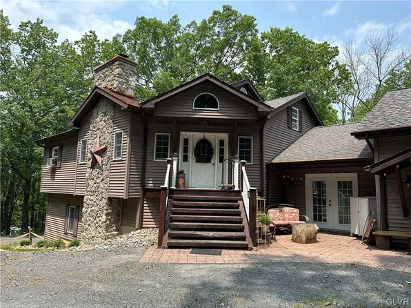 233 Spring House Ln, East Stroudsburg, PA 18301