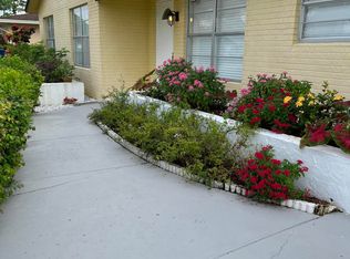 879 Camellia Dr, Royal Palm Beach, FL 33411
