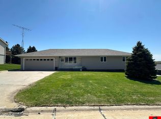 1713 Avenue I Cir, Wisner, NE 68791