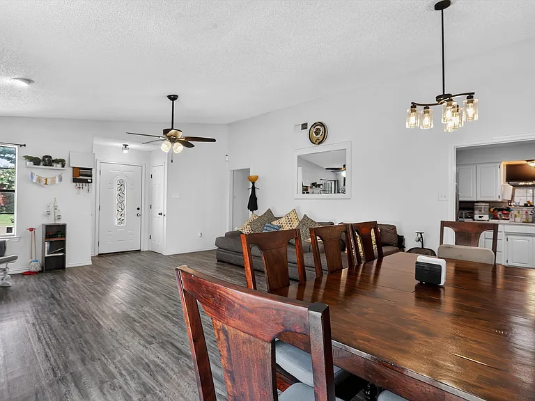 2324 Markland St — Photo 11