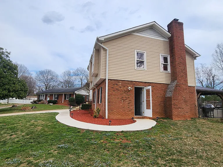 301 Red Roan Pl — Photo 53