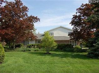 25375 Shaker Blvd, Beachwood, OH 44122