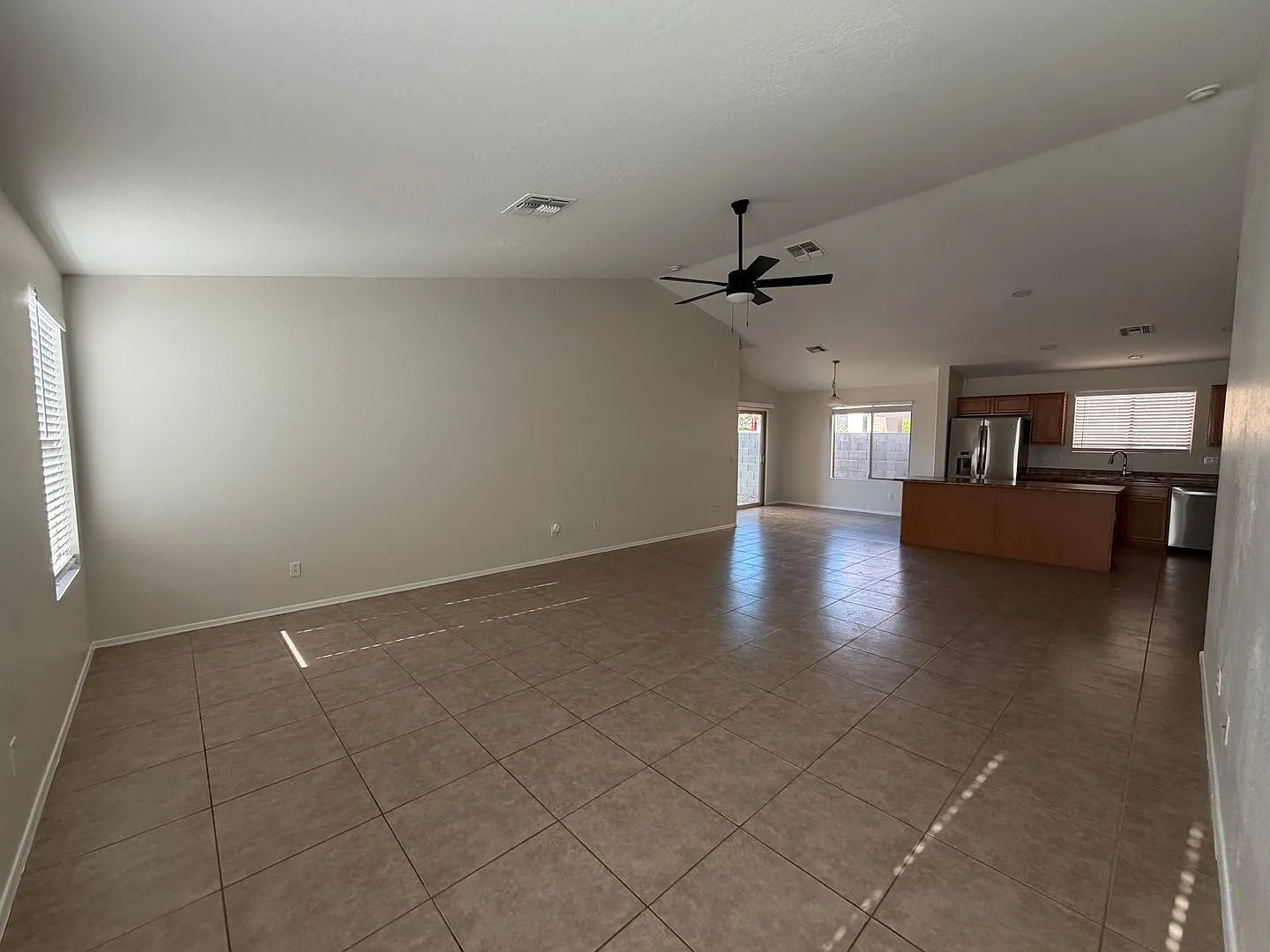 4 bed, 2.0 bath, 1615 sqft, $2,200 — Photo 3