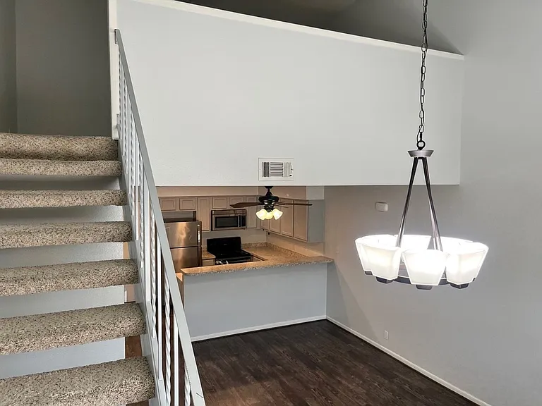 2112 E Airline Rd — Photo 2