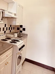 Rented by R New York