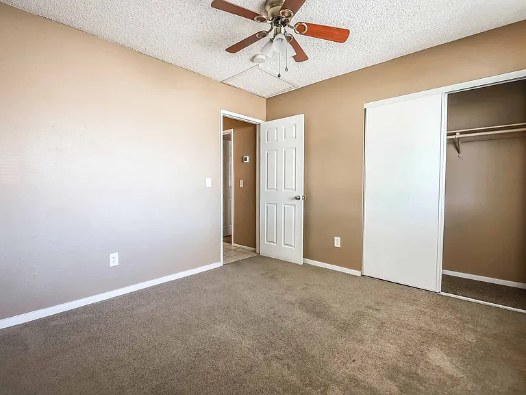 4465 Halbert Ave — Photo 1