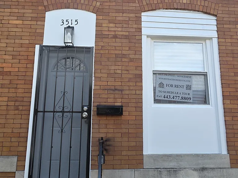 3515 E Fairmount Ave — Photo 1