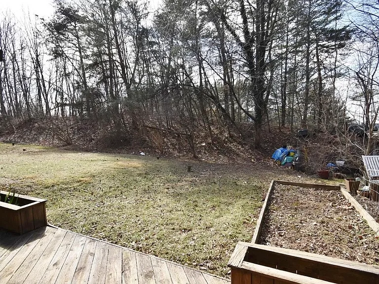 24 Bristow Ct — Photo 2