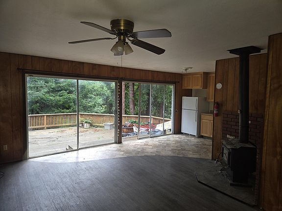 5th image of 250 Paradise Dr