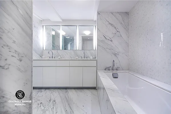 Rented by Coldwell Banker Warburg | media 18