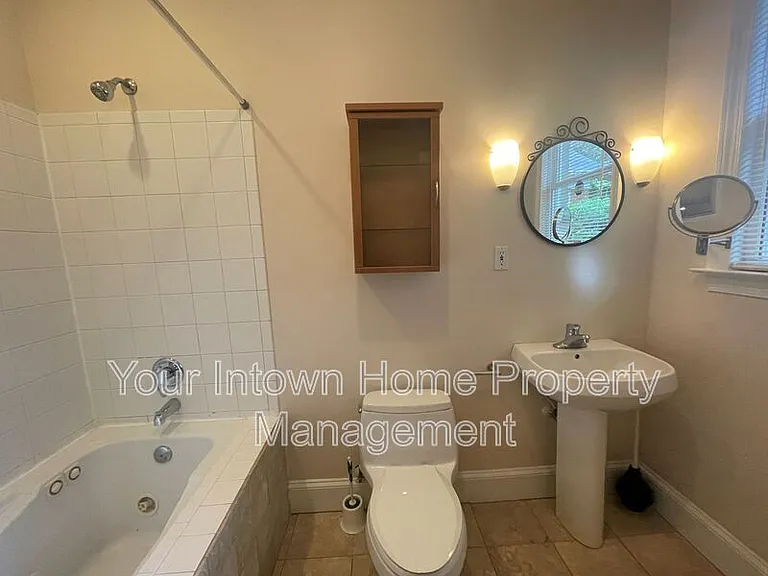 639 Somerset Ter NE — Photo 23