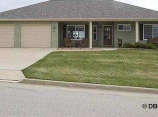 590 Sapphire Cir, Dubuque, IA 52001