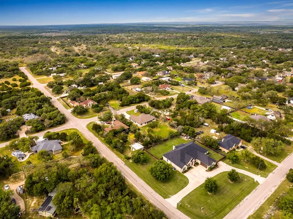 1005 Deep Water Dr, Spring Branch, TX 78070