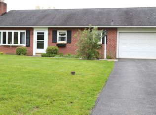14 Pilgrim Dr, Lancaster, PA 17603