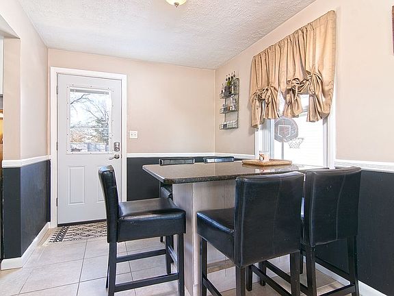 4th image of 104 Farmingdale Ave