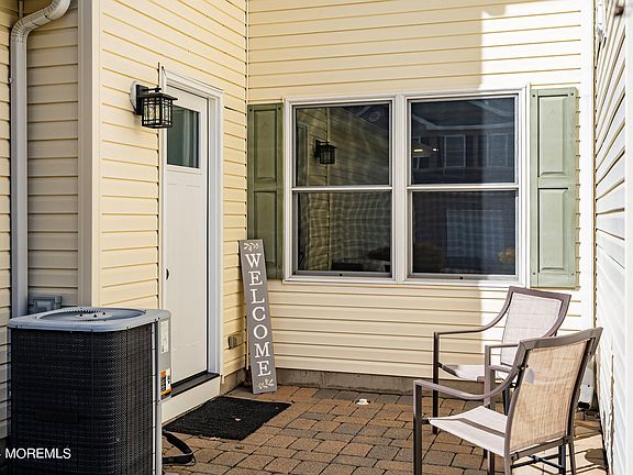 4th image of 20 Wiley Way #20