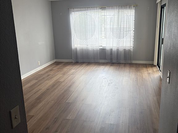 2nd image of 2343 E 17th St Unit 102